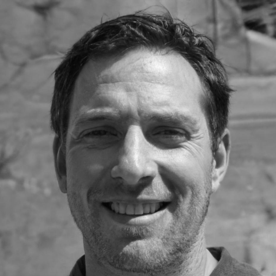 Portrait de Marc Bertrand, consultant juridique spécialisé